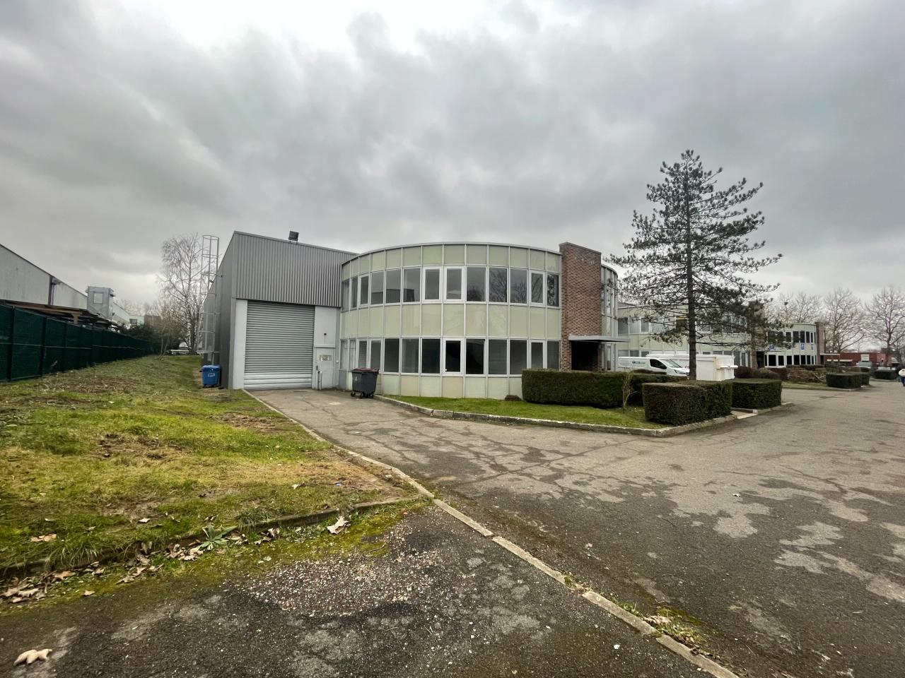 Local d'activité Buc 1015m² Location local d'activité Buc Yvelines OLACT2426780 1